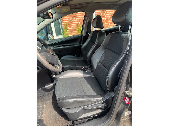 Peugeot - 207 - 1.6 vti allure 04-rbt-5 2011 iaw - afbeelding 18 van  18