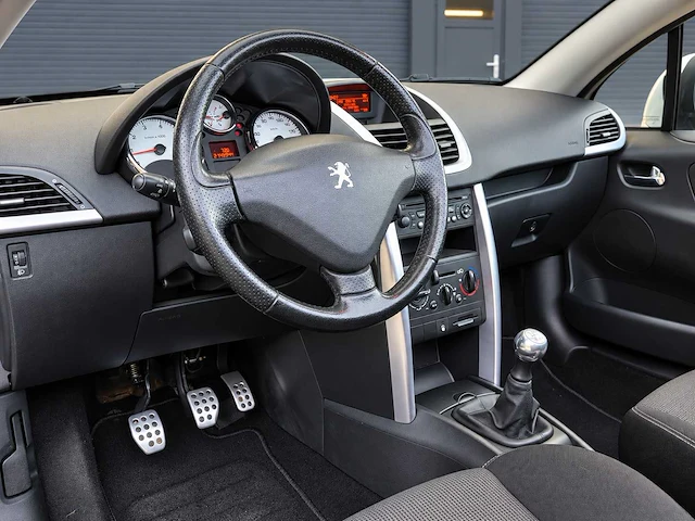 Peugeot - 207 cc - 1.6 vti première - 2007 - 32-xd-hn - personenauto - afbeelding 2 van  19