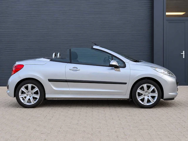 Peugeot - 207 cc - 1.6 vti première - 2007 - 32-xd-hn - personenauto - afbeelding 17 van  19