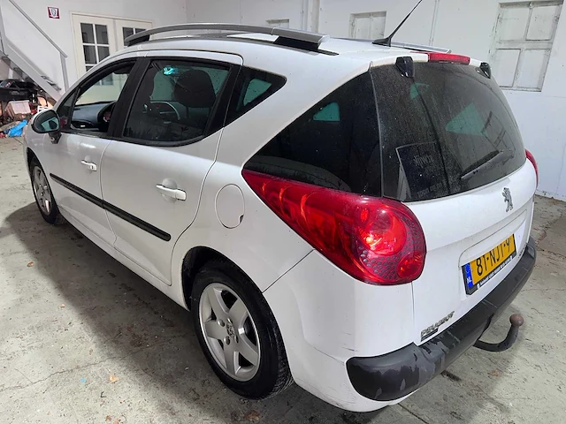 Peugeot - 207 sw - 1.4 vti xs - 81-njt-9- 2009 - afbeelding 11 van  18