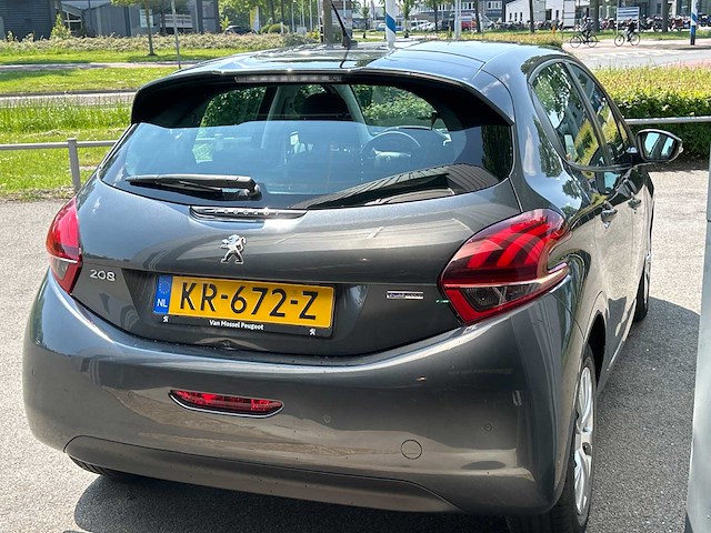 Peugeot - 208 - 1.2 puret. blue lion - car - 2016 - afbeelding 17 van  21