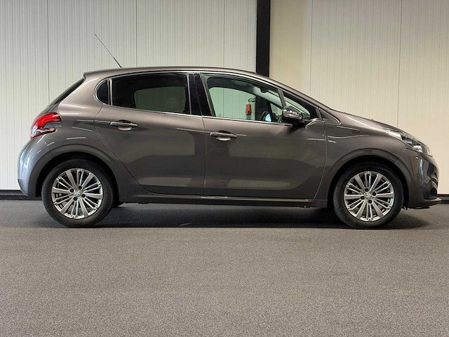 Peugeot - 208 - 1.2 puretech allure - car - 2018|sv-597-k|iaw - afbeelding 14 van  24