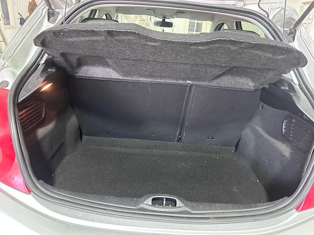 Peugeot - 208 - 1.2 vti blue lease - 78-zhg-1- 2012 - afbeelding 4 van  7