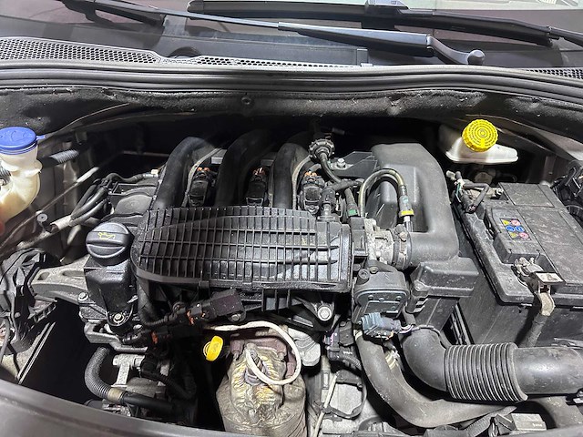 Peugeot - 208 - 1.2 vti blue lease - 78-zhg-1- 2012 - afbeelding 5 van  7