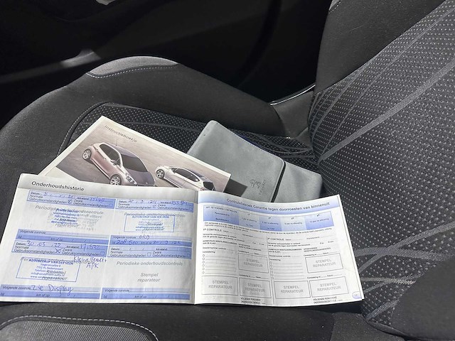 Peugeot - 208 - 1.2 vti blue lease - 78-zhg-1- 2012 - afbeelding 6 van  7