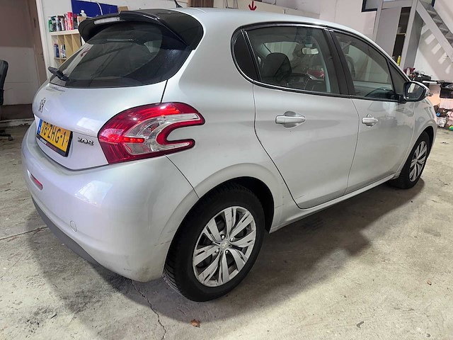 Peugeot - 208 - 1.2 vti blue lease - 78-zhg-1- 2012 - afbeelding 11 van  16