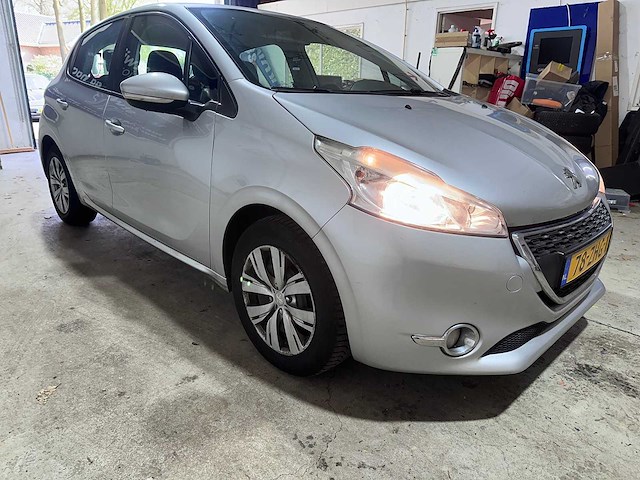 Peugeot - 208 - 1.2 vti blue lease - 78-zhg-1- 2012 - afbeelding 12 van  16