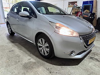 Peugeot - 208 - 1.2 vti blue lease - 78-zhg-1- 2012 - afbeelding 12 van  16