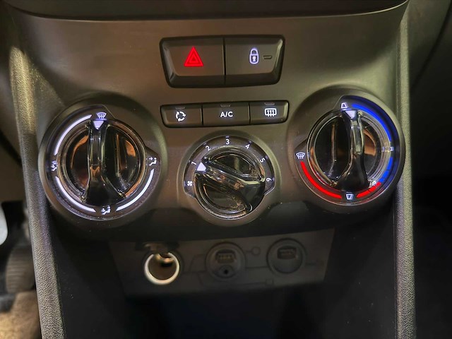 Peugeot - 208 - 1.2 vti blue lease 4-khn-67 2013 iaw - afbeelding 32 van  36