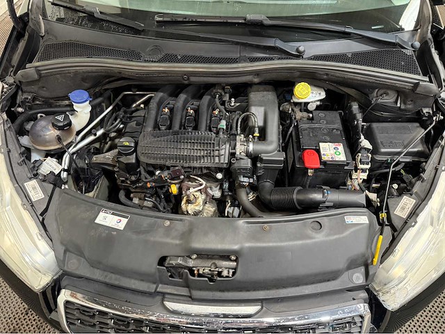 Peugeot - 208 - personenauto - 2015 - afbeelding 18 van  27