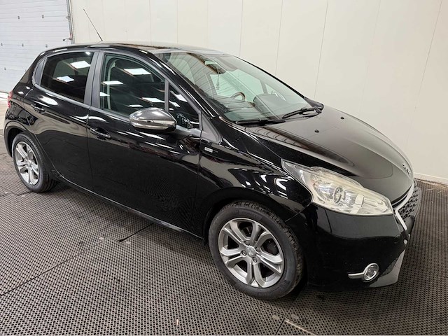 Peugeot - 208 - personenauto - 2015 - afbeelding 22 van  27