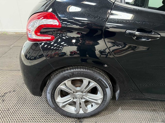 Peugeot - 208 - personenauto - 2015 - afbeelding 11 van  27