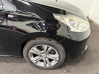 Peugeot - 208 - personenauto - 2015 - afbeelding 13 van  27