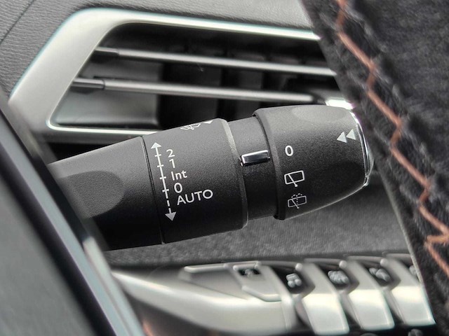 Peugeot - 3008 - 1.2 puretech gt line - 2018 - tl-138-n - personenauto - afbeelding 14 van  34
