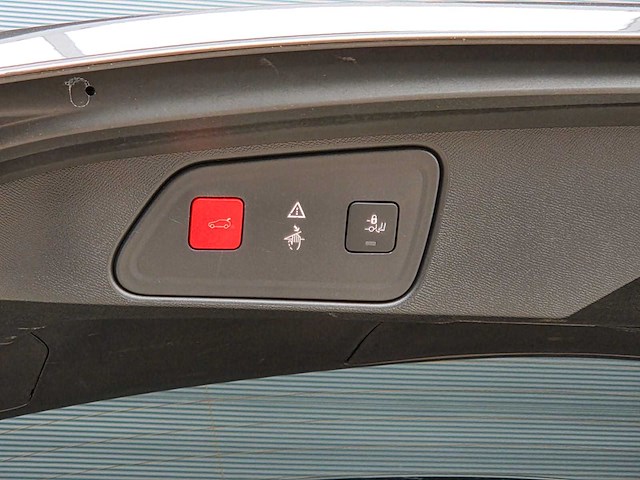Peugeot - 3008 - 1.2 puretech gt line - 2018 - tl-138-n - personenauto - afbeelding 26 van  34
