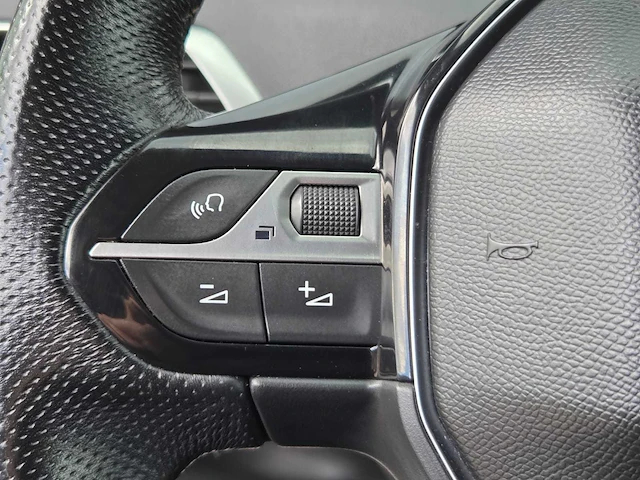 Peugeot - 3008 - 1.2 puretech gt line - 2018 - tl-138-n - personenauto - afbeelding 9 van  36