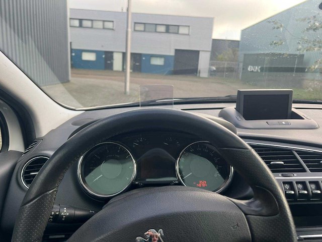 Peugeot - 3008 - 1.6 , 05-rbg-4 - afbeelding 15 van  27