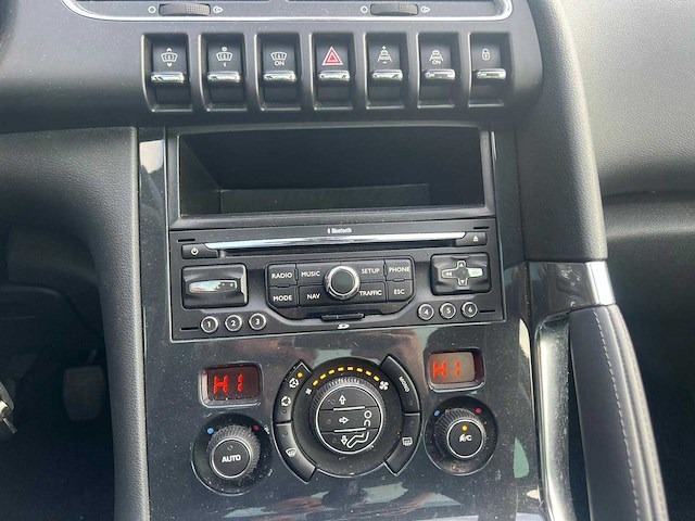 Peugeot - 3008 - 1.6 , 05-rbg-4 - afbeelding 17 van  27