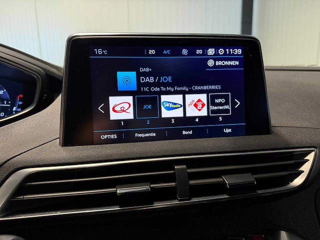 Peugeot - 3008 - 1.6 e-thp gt line - car - 2018|sh-846-f|iaw - afbeelding 3 van  26