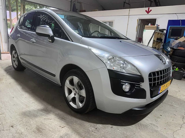 Peugeot - 3008 - 1.6 thp première - 27-jnj-3- 2009 - afbeelding 13 van  17