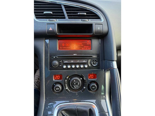 Peugeot - 3008 - 1.6 vti sr - personenauto - afbeelding 2 van  7