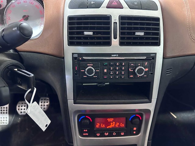 Peugeot - 307 cc - 2.0-16v - 93-xn-rf- 2007 - afbeelding 3 van  10