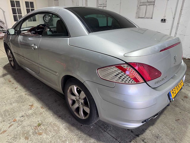 Peugeot - 307 cc - 2.0-16v - 93-xn-rf- 2007 - afbeelding 9 van  10