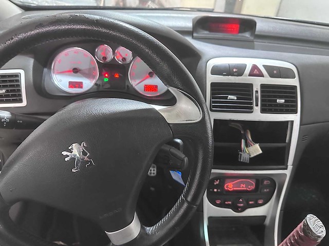 Peugeot - 307 cc - 2.0-16v samurai ed.- 70-gnh-3- 2004 - afbeelding 8 van  18