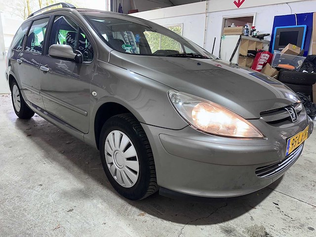 Peugeot - 307 sw - 2.0 16v pack - car - 2003 - afbeelding 2 van  4