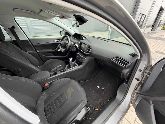 Peugeot - 308 - 1.2 vti active personenauto - 2014 - afbeelding 2 van  28