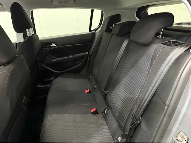Peugeot - 308 - personenauto - 2013 - afbeelding 9 van  31