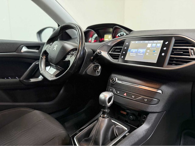 Peugeot - 308 - personenauto - 2013 - afbeelding 3 van  31