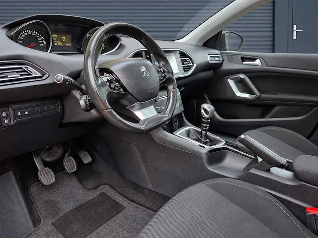Peugeot - 308 sw - 1.2 e-thp blue l. ex - 2015 - 7-xvj-70 - personenauto - afbeelding 2 van  28
