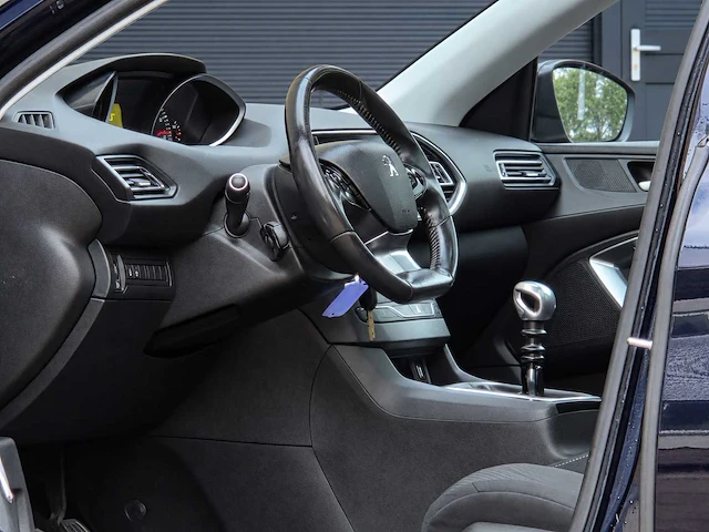 Peugeot - 308 sw - 1.2 e-thp blue l. ex - 2015 - 7-xvj-70 - personenauto - afbeelding 4 van  28