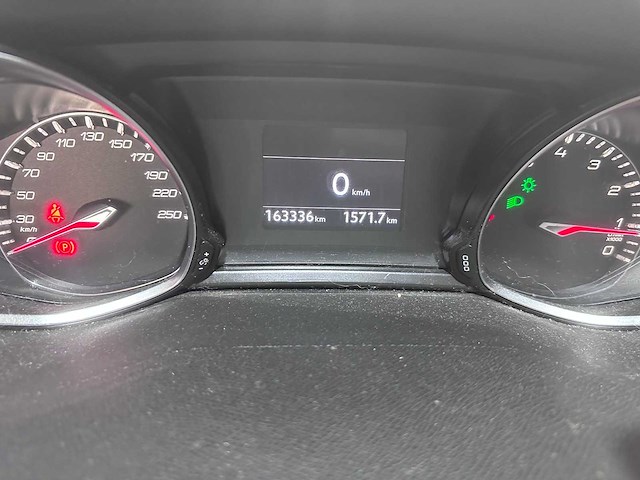 Peugeot - 308 sw - 1.2 puretech allure - kx-406-s - 2017 - afbeelding 1 van  19
