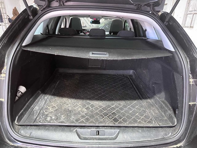 Peugeot - 308 sw - 1.2 puretech allure - kx-406-s - 2017 - afbeelding 6 van  19