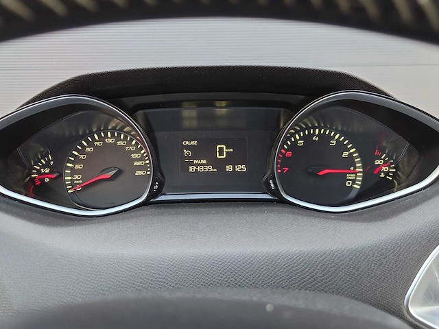 Peugeot - 308 sw - 1.2 puretech style - 2015 - hf-722-f - personenauto - afbeelding 16 van  23