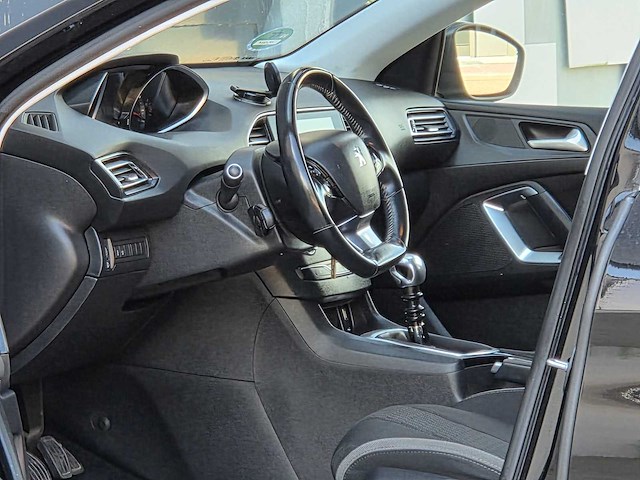 Peugeot - 308 sw - 1.2 puretech style - 2015 - hf-722-f - personenauto - afbeelding 14 van  23