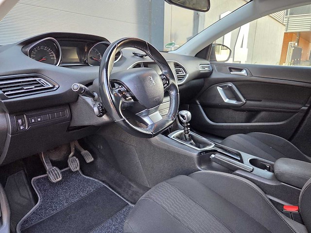 Peugeot - 308 sw - 1.2 puretech style - 2015 - hf-722-f - personenauto - afbeelding 2 van  26