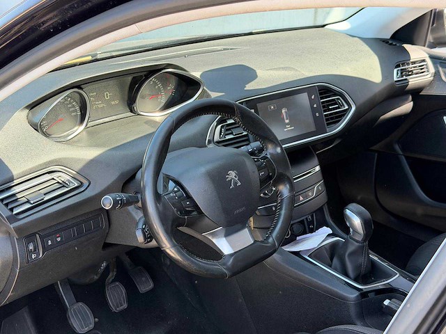 Peugeot - 308 sw - 1.2 puretech style - personenauto - 2016 - afbeelding 2 van  24