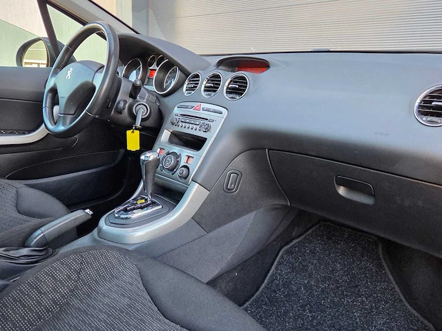 Peugeot - 308 sw - 1.6 vti sublime - 2010 - 64-nlb-1 - personenauto - afbeelding 14 van  24