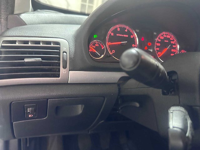 Peugeot - 407 - 2.0 hdif xs - 69-rz-kn- 2005 - afbeelding 1 van  2