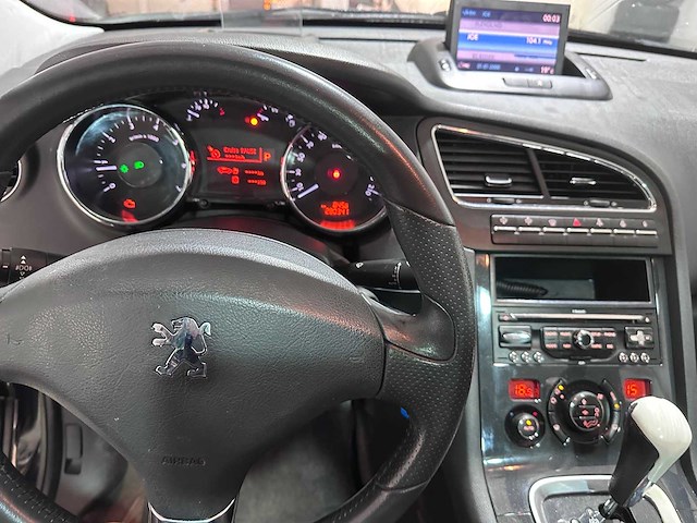 Peugeot - 5008 - 1.6 thp automaat b.l. exe 7p. - (voorheen 70-sbs-7)- 2011 - afbeelding 19 van  20