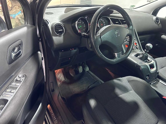 Peugeot - 5008 - 1.6 thp b.l. exe 7p. - 45-pzp-3- 2011 - afbeelding 11 van  13