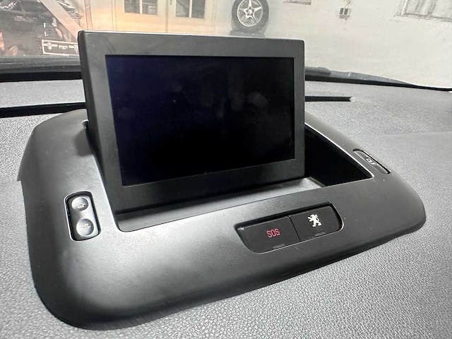 Peugeot - 5008 - 1.6 thp b.l. exe 7p. - 45-pzp-3- 2011 - afbeelding 3 van  17