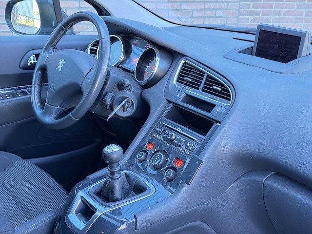 Peugeot - 5008 - 1.6 turbo st 5p 2010 | 01-kst-4 - afbeelding 18 van  25