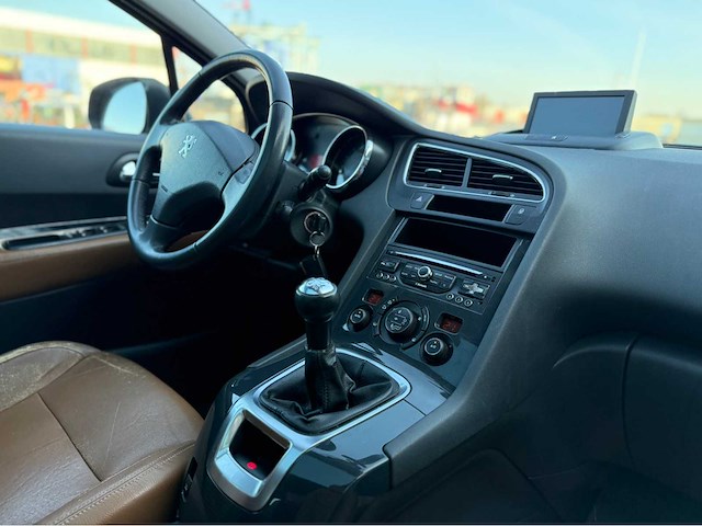 Peugeot - 5008 - 1.6 vti - lpg - personenauto - 2014 - afbeelding 12 van  24