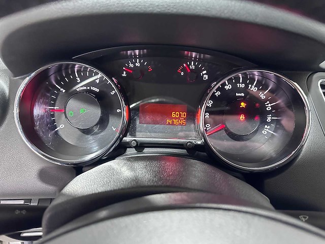 Peugeot - 5008 - 1.6 vti b. 7p. - 28-tkk-5 - afbeelding 2 van  10