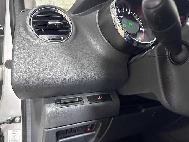 Peugeot - 5008 - 1.6 vti b. 7p. - 28-tkk-5 - afbeelding 4 van  10