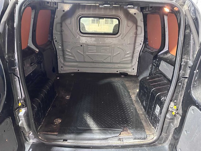 Peugeot - bipper - 1.4 hdi xr - 1-vdv-88 - afbeelding 7 van  17